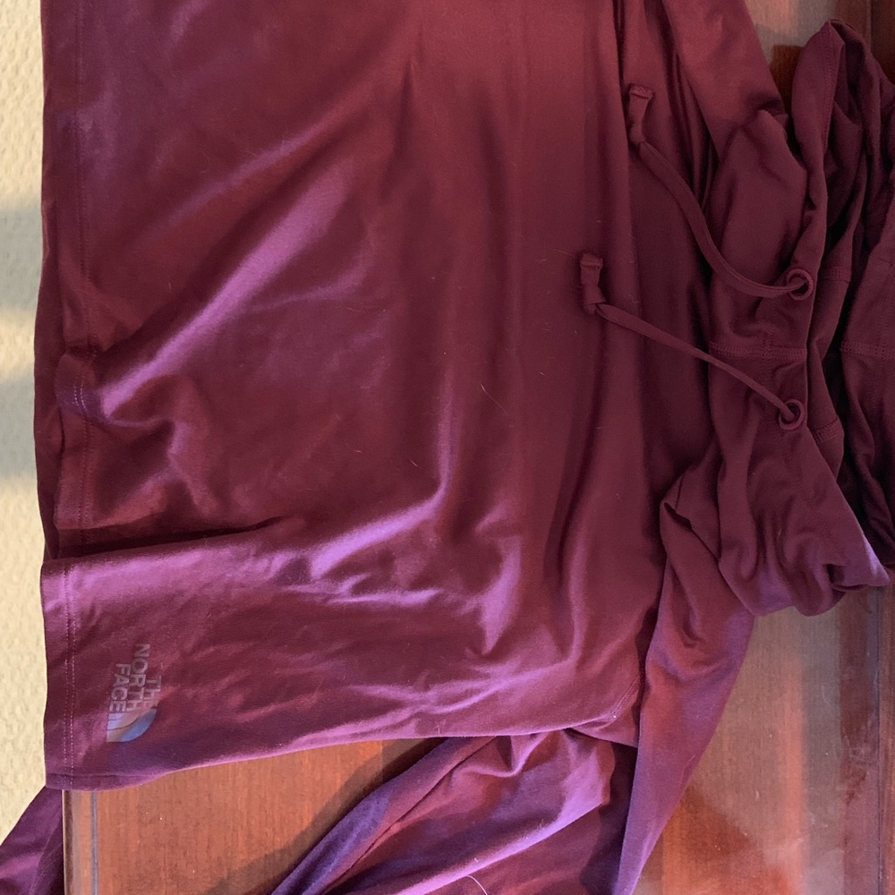 North Face maroon long sleeve crop